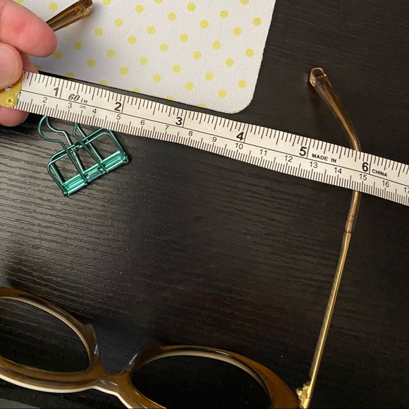 ๐ฆ LV Amber Cat Eye Sunglasses - Picture 12 of 15